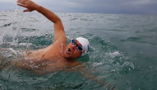 Polisportivul Avram Iancu va înota în apa îngheţată a Bălţii Ţebea