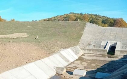 Lucrările de punere în siguranță a barajului Porcăreața s-au încheiat