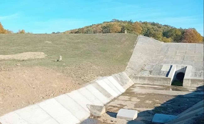 Lucrările de punere în siguranță a barajului Porcăreața s-au încheiat