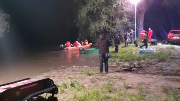 Barcă răsturnată în zona Periam Port. Bărbatul care a condus ambarcațiunea, eliberat