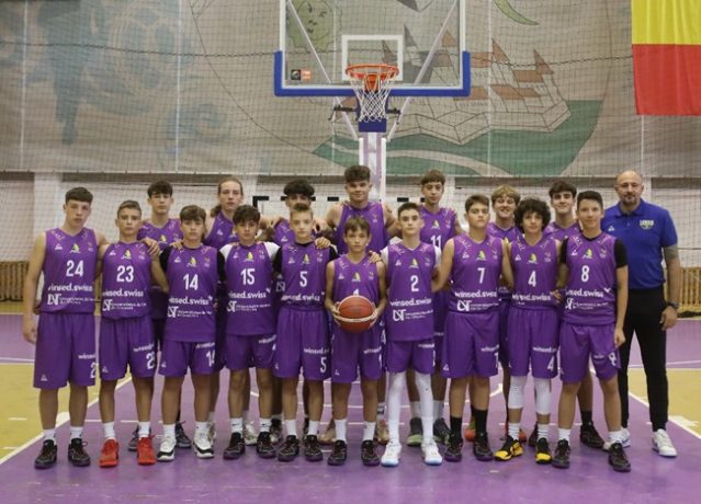 Primele meciuri, la Oradea. Juniorii baschetbaliști U15 alb-violeți vor lua startul în noul sezon 1 Primele meciuri, la Oradea. Juniorii baschetbaliști U15 alb-violeți vor lua startul în noul sezon