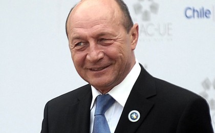 Băsescu atacă la CCR legea prin care a fost lăsat fără vilă de protocol şi paza SPP / Curtea de Apel a admis o cerere a fostului președinte privind o sintagma din legea care l-a lăsat fără privilegii