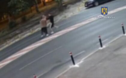 Bătaie în stradă la Timişoara. Trei tineri au fost arestaţi. Video