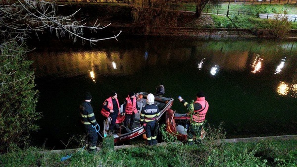 Un bărbat a fost găsit căzut în Bega, în zona podului de pe strada Dragalina