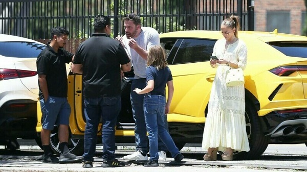 Fiul lui Ben Affleck, Samuel în vârstă de 10 ani, se afla la volanul unui Lamborghini în Los Angeles, când a lovit un BMW parcat în spatele său.