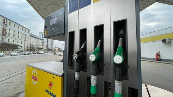Carburanții se scumpesc de la 1 ianuarie. Acciza crește de trei ori pe parcursul anului 2024 