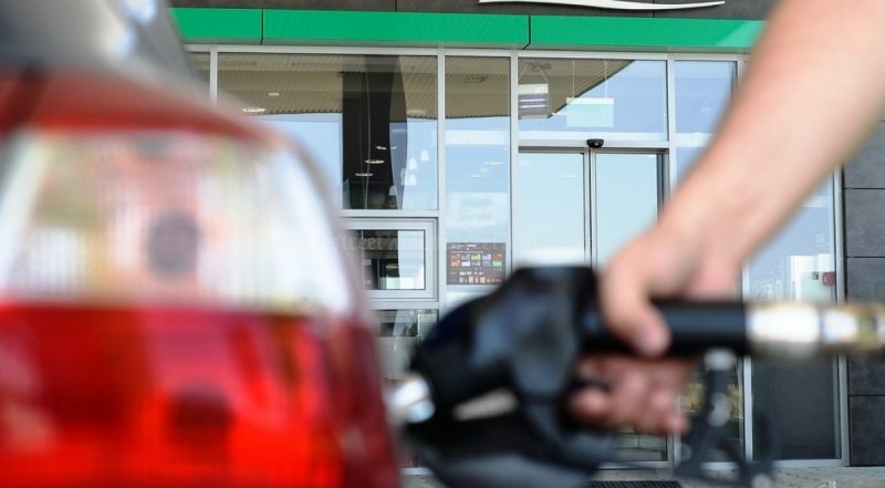 Decizie de ultimă oră: Guvernul va compensa parțial prețul la pompă al carburanților timp de minimum 3 luni