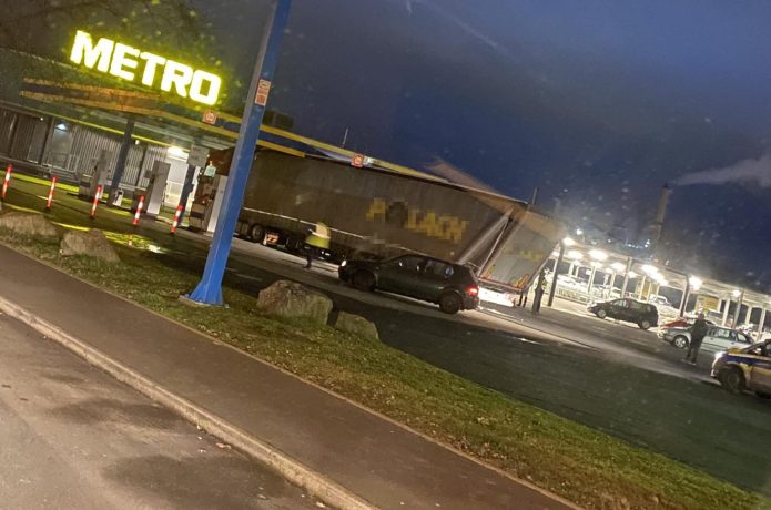 Un şofer român de TIR a provocat pagube de aproape 85.000 de euro într-o benzinărie din Germania
