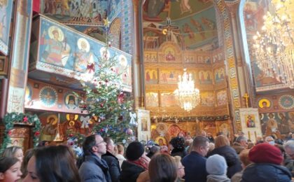Biserica Martirilor din Timișoara, plină de credincioși în ziua de Crăciun. Foto