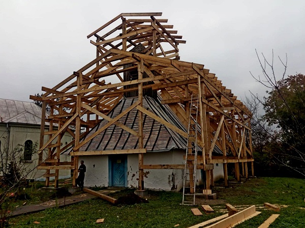 Poveştile fascinante ale bisericilor de lemn din România