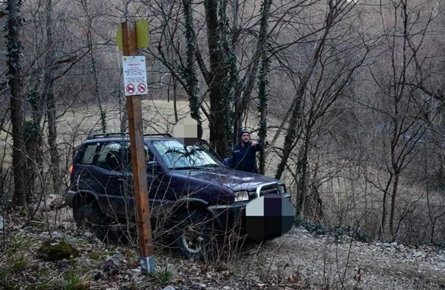 Prinși după ce au vânat, fără drept, un exemplar de căprior din Parcul Național Cheile Nerei- Beușnița