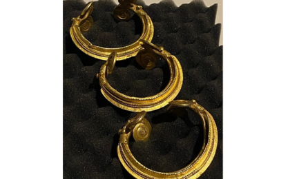 Trei brăţări preistorice din aur, furate din România, au fost depistate la o licitaţie în Monte Carlo