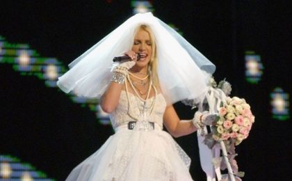 Britney Spears s-a căsătorit cu ea însăși