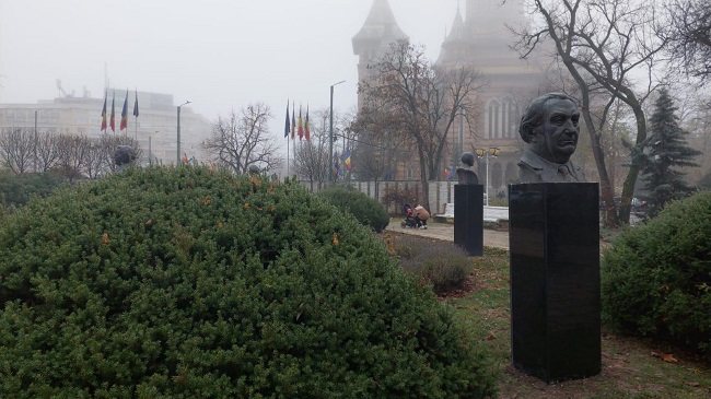 Busturile vandalizate din Parcul Central din Timișoara, reabilitate și readuse pe Aleea Personalităților