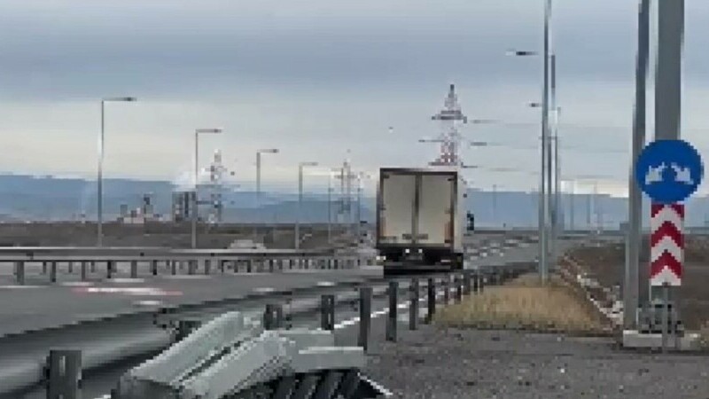 Șoferul unui camion a mers cu spatele pe Autostrada A1 (video)