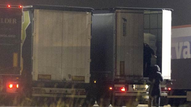 Șofer român de TIR, sentință grea în Olanda. 25 de oameni au fost lăsați fără oxigen în camionul lui frigorific, în drum spre Anglia