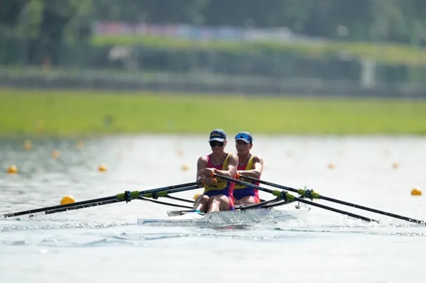O nouă medalie olimpică pentru România! Simona Radiş și Ancuţa Bodnar, locul secund în proba de canotaj dublu vâsle feminin