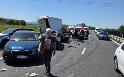 Accident pe autostrada A1, în Timiş. Traficul se desfăşoară pe banda 2. Foto