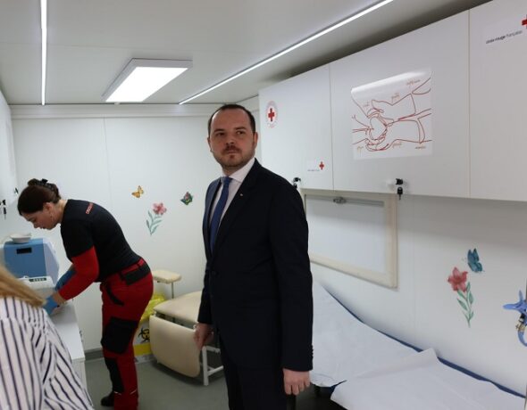 Alexandru Rogobete anunţă extinderea reţelei de cabinete medicale mobile pentru screening oncologic