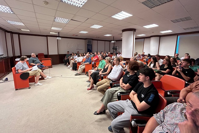 Jurnalistul Eugen Cocea a lansat o carte de excepție despre bijuteriile automobilistice