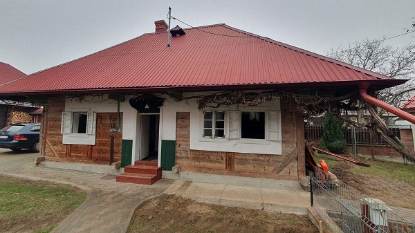 Prețul infim cerut pentru o casă tradițională: „Căutăm o persoană dispusă să o salveze de la demolare”