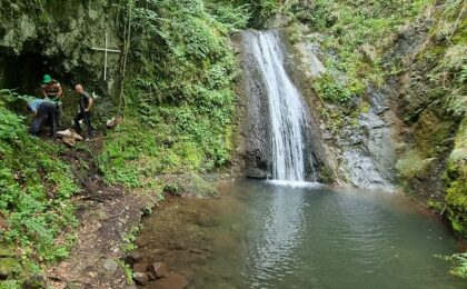 Liber la drumeție spre Cascada Fecioara Maria