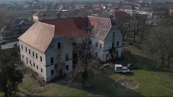 CJT a început lucrările pentru salvarea Castelului de la Banloc (video)