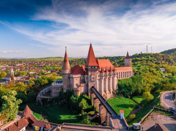 Jurăminte reînnoite și căsătorii simbolice, de Dragobete, la Castelul Corvinilor