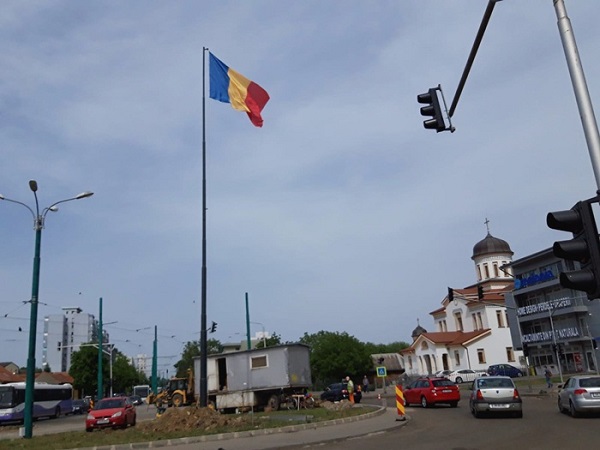 Fritz desființează drapelul României, arborat în marile intersecții din Timişoara