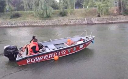 Persoană căutată de pompieri în râul Mureș