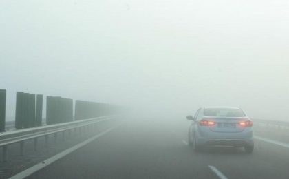Infotrafic: Se circulă în condiţii de ceaţă pe mai multe drumuri din țară