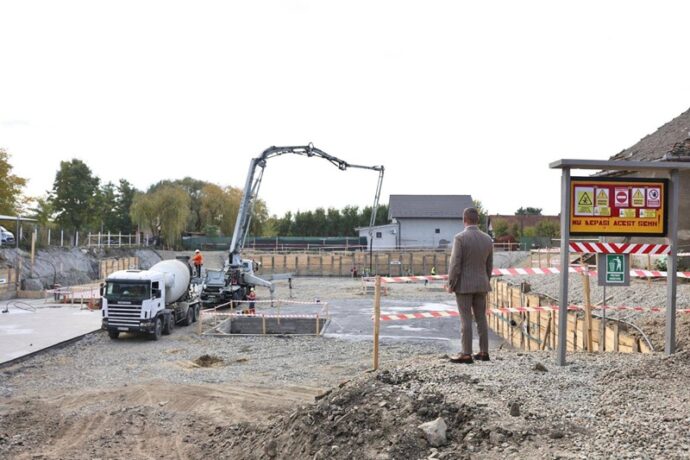 Simonis: Centrul de recuperare medicală pe care îl construim la Lovrin este în plin șantier, iar lucrările avansează într-un ritm bun
