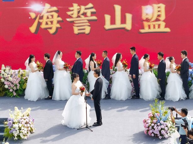Recompensă în bani pentru cupluri dacă mireasa are 25 de ani sau mai puțin, în China