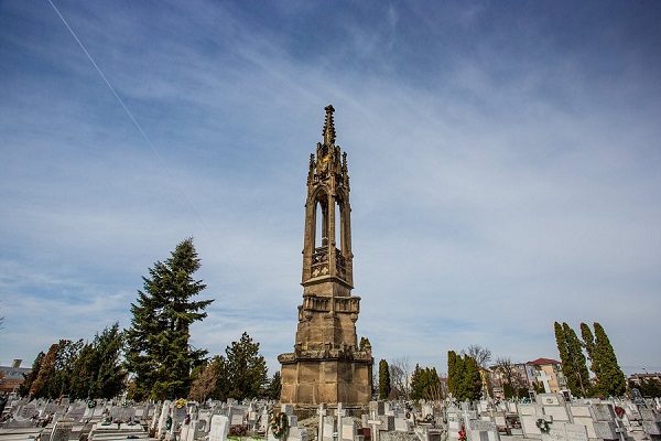 Pași timizi spre normalitate. Doar 3 dintre cimitirele Primăriei Timișoara au administrator
