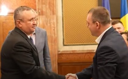 O companie va deschide o fabrică în România pentru producerea de panouri solare. Valoarea totală a investiției este de un miliard de euro 11 O companie va deschide o fabrică în România pentru producerea de panouri solare. Valoarea totală a investiției este de un miliard de euro