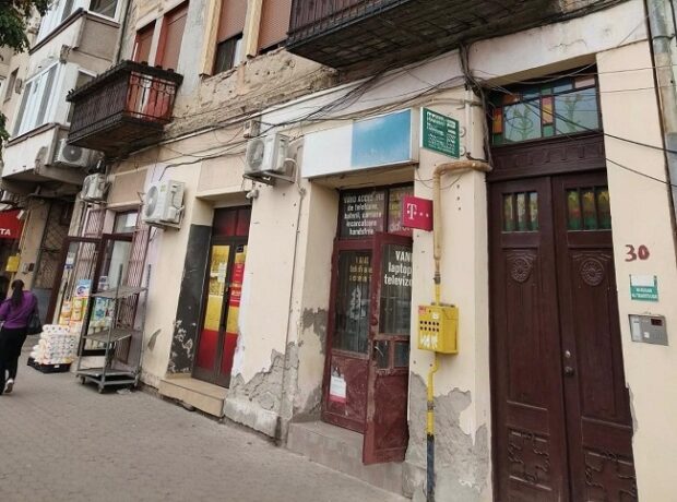 Primăria Timișoara abandonează locuințele sociale din patrimoniu, care ajung focare de infecție, dar negociază cumpărarea de diverse imobile