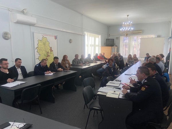 Peste 500 de persoane ar trebui evacuate din 11 clădiri aflate în stare avansată de degradare, accentuată în urma cutremurelor din Gorj