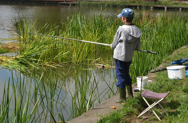 Concurs de pescuit pentru juniori, în Timiş. Participarea este gratuită