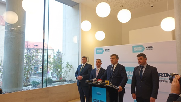 Crin Antonescu, la Timișoara: „Ofer garanții și speranțe pe care alți contracandidați nu le oferă”