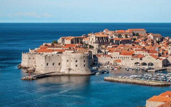 Croația nu va mai fi o destinație de vacanță low-cost. Cum s-au schimbat prețurile după introducerea monedei euro