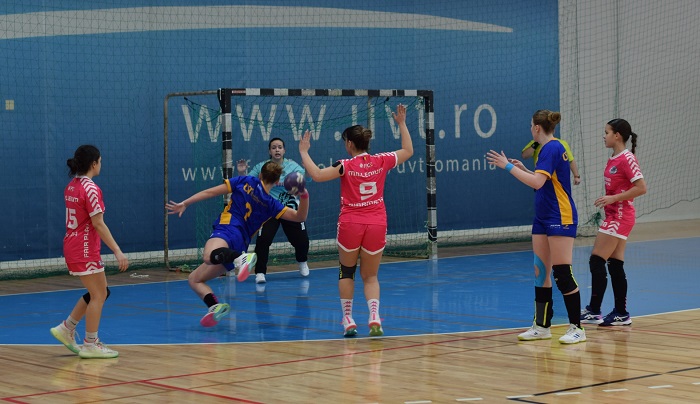 Cupa UVT la handbal feminin junioare 1, trei zile de meciuri palpitante