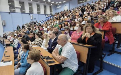 800 de medici, instruiți în domeniul cancerelor musculo-scheletale. Cursuri și la Timișoara