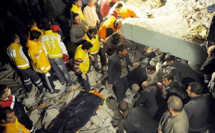 Bilanțul cutremurului: aproape 3.000 de morți în Turcia, cel puțin 1.444 în Siria