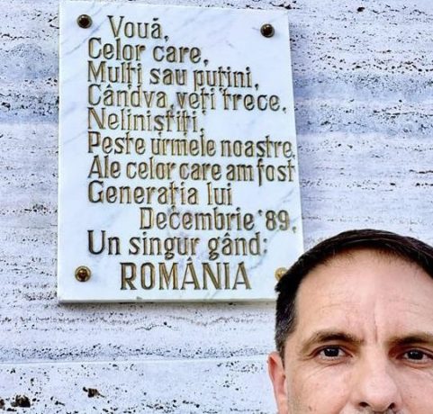 Dan Negru: ”Ca timișorean, i-aș sugera prim-ministrului care e militar să le ceară iertare in zilele astea părinților ai căror copii au fost uciși de militari români in Decembrie '89!”