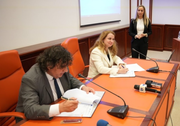 Rectorul UPT și ministrul educației au semnat contractul de finanțare al Consorțiului Regional pentru Învățământ Dual Vest Timișoara