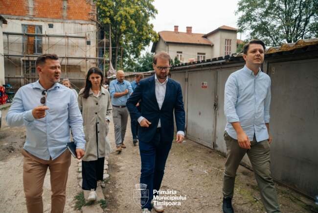 Primăria Timișoara încearcă încă o demolare abuzivă, cu scandal, la garajele de pe Dragalina | Video