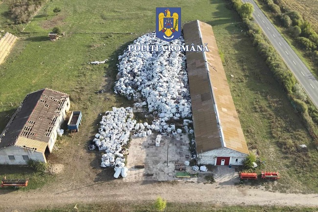 650 de tone de deșeuri periculoase, descoperite de poliţişti într-o localitate din vestul ţării