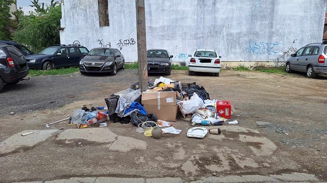 Sancțiuni drastice aplicate de polițiștii locali din Timișoara pentru abandonarea deșeurilor pe domeniul public