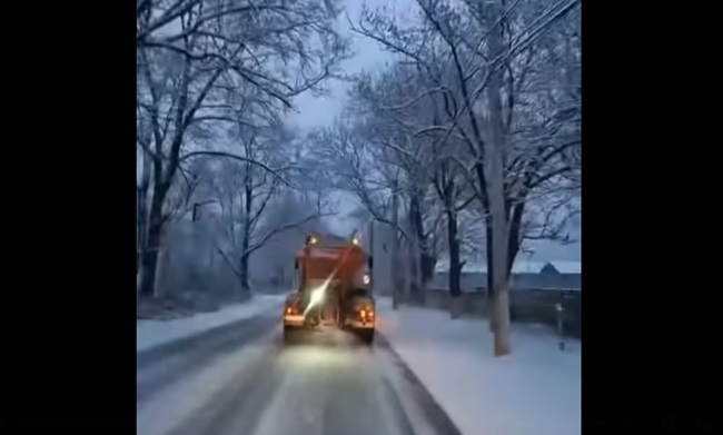 A nins în vestul țării. Aproape 170 de utilaje ale DRDP Timișoara au acționat în ultimele ore. Video 1 A nins în vestul țării. Aproape 170 de utilaje ale DRDP Timișoara au acționat în ultimele ore. Video