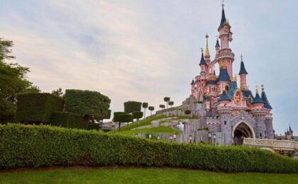 Sute de salariaţi de la Disneyland Paris au intrat în grevă pentru a obţine salarii mai mari